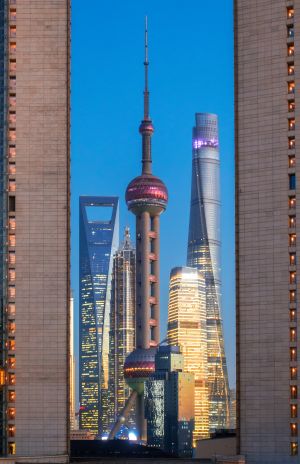 上海东方明珠塔,建筑,上海外滩,建筑夜景,现代建筑,摩天大楼,城镇,都市,中国,上海,天空,夜晚,全景,旅游,建筑外部,建筑结构