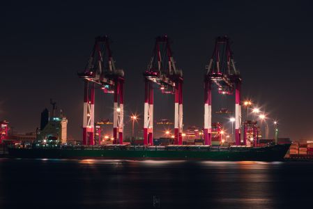 船,港口码头,货轮,路灯,夜晚,全景,天津港,天津,交通工具,建筑,城镇