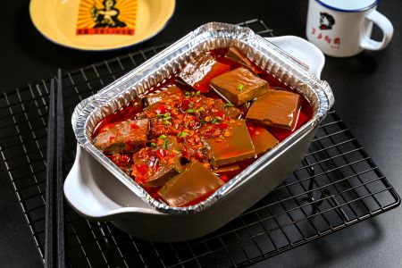 鸭血,中餐,美食,物品,生活用品,饭盒,辣椒,瓷缸,瓷盘