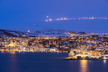雪山,城镇,海洋,山川,建筑,村镇,冰岛