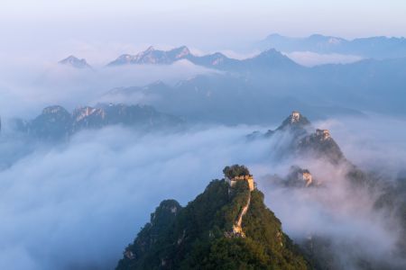 中国,北京,箭扣长城,历史古迹,自然风光,森林,山川,雾,航拍,俯瞰,植物,树木,建筑