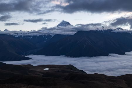 自然风光,天空,白云,雪山,中国,四川,川西