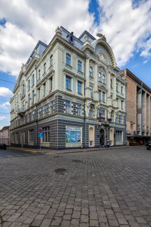 建筑,城镇,道路,天空,白云,乌克兰