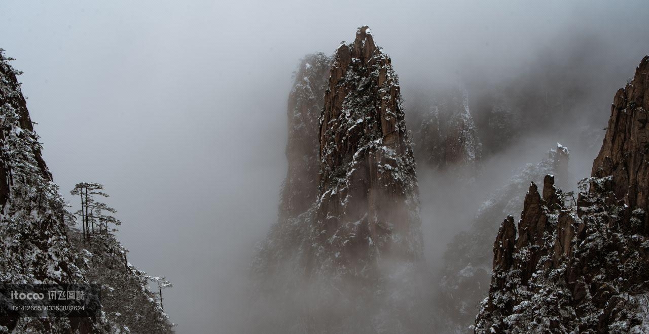 仙境黄山,云雾缭绕,自然景观