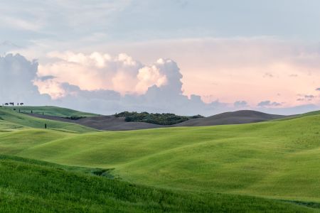自然风光,草原,高原,天空,白云,全景,建筑,现代建筑