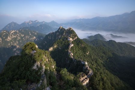 中国,北京,箭扣长城,历史古迹,自然风光,森林,天空,山川,植物,树木,雾,建筑,白云