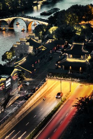 城市道路,夜晚,航拍,城市夜景照明,中国传统建筑,湖泊,道路,交通工具,汽车,建筑,桥,城镇,船