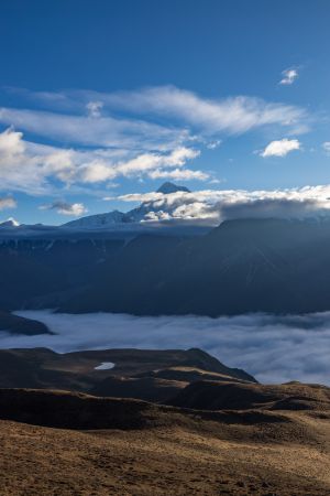 自然风光,天空,白云,雪山,中国,四川,川西
