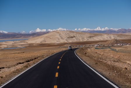 建筑,公路,自然风光,山川,天空,草原
